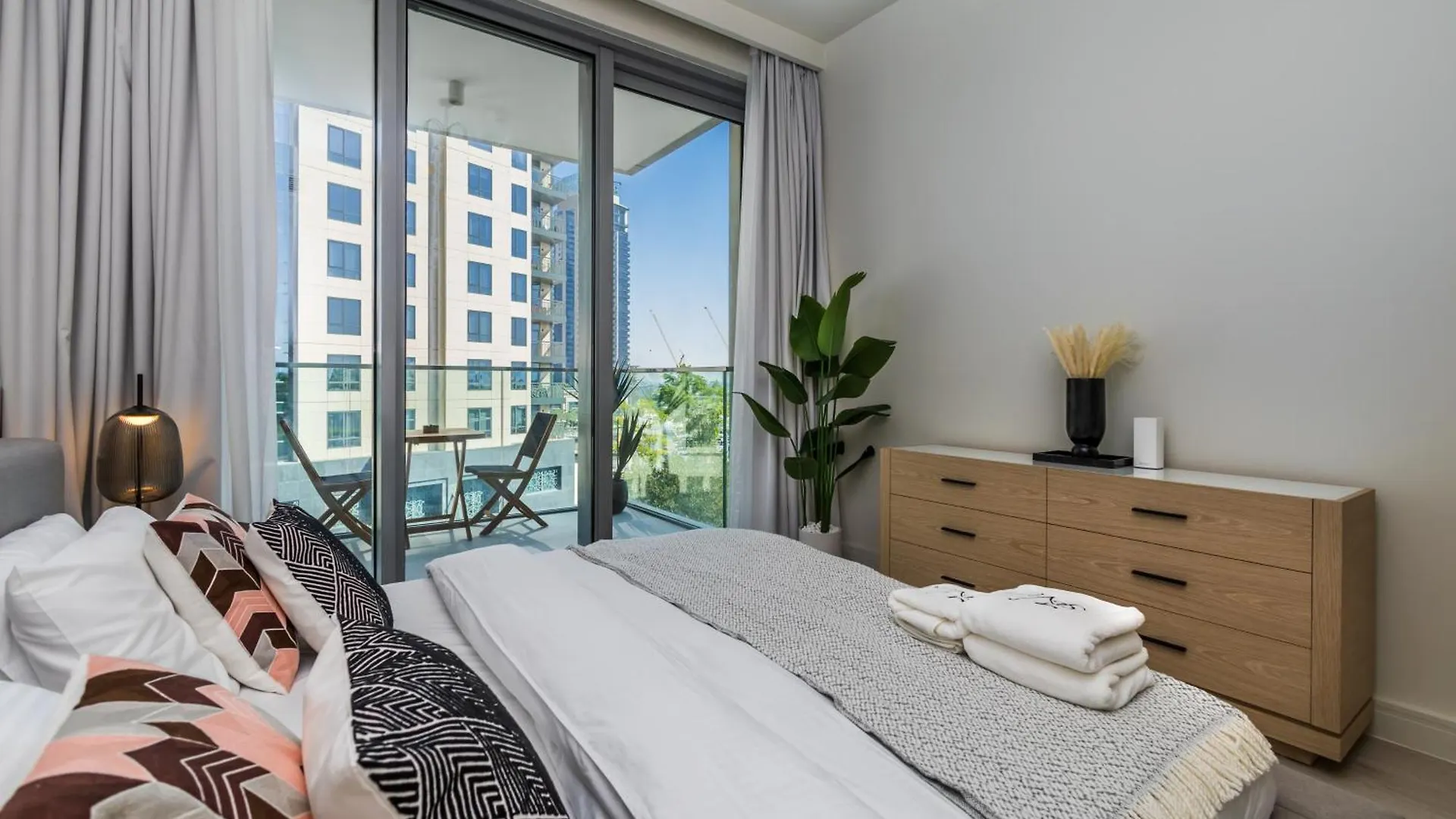 Burj Khalifa View & Creek Sea View Apartment Dubai United Arab Emirates
