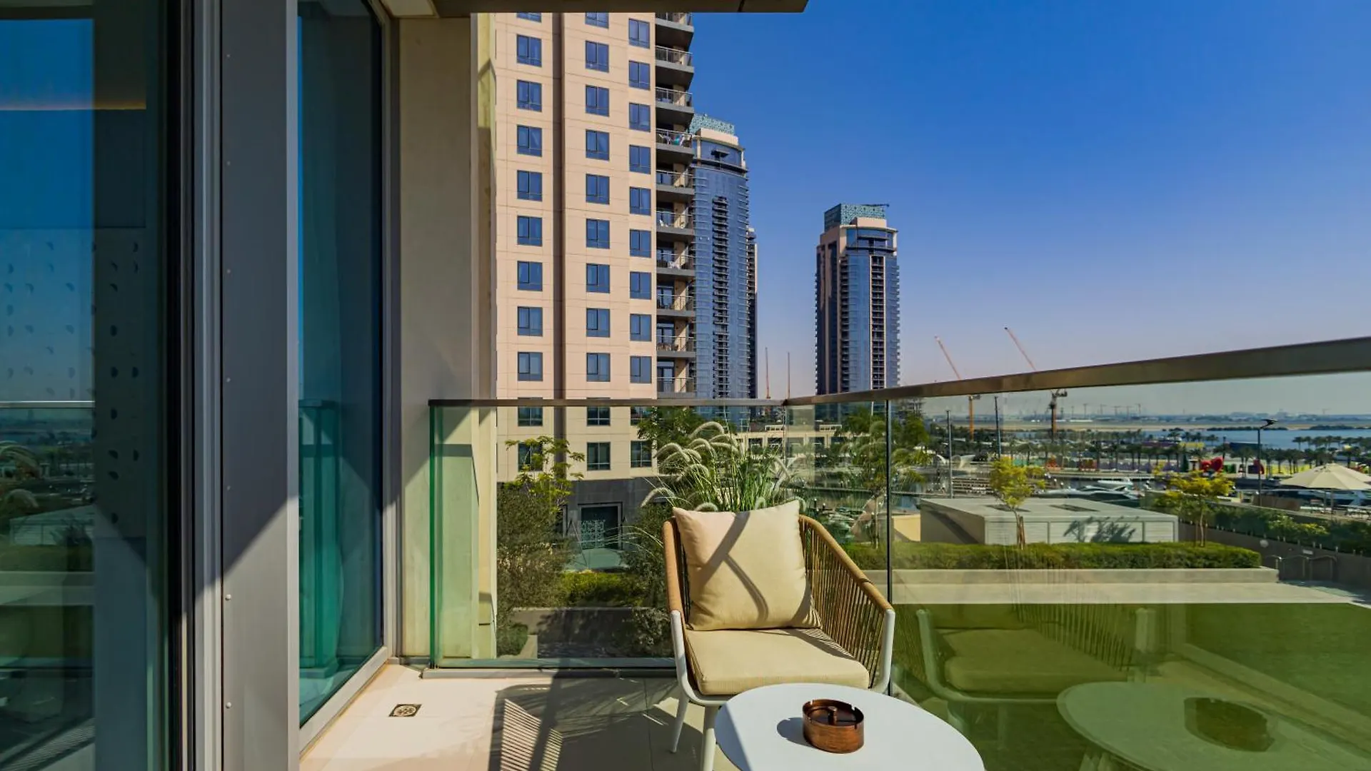 Burj Khalifa View & Creek Sea View Apartment Dubai