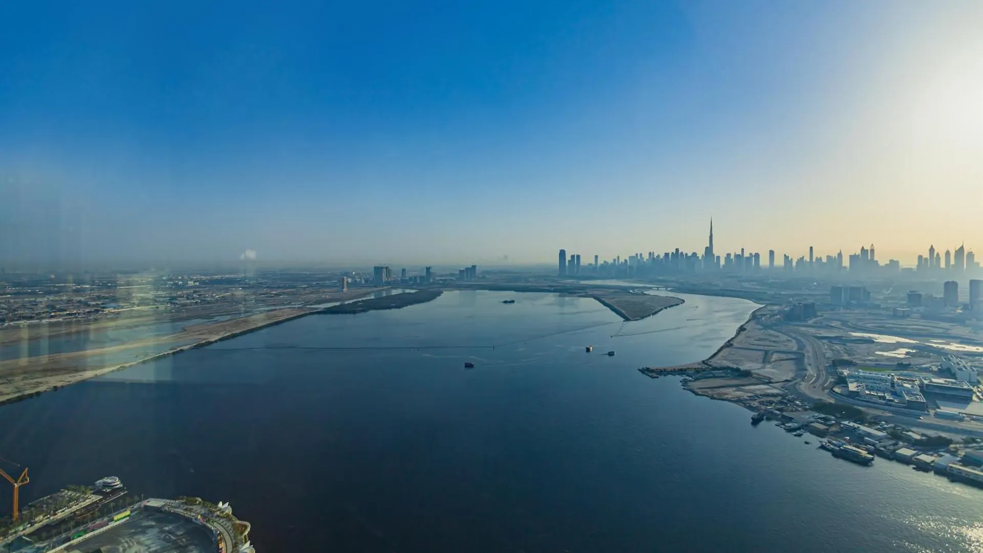 Burj Khalifa View & Creek Sea View Apartment Dubai