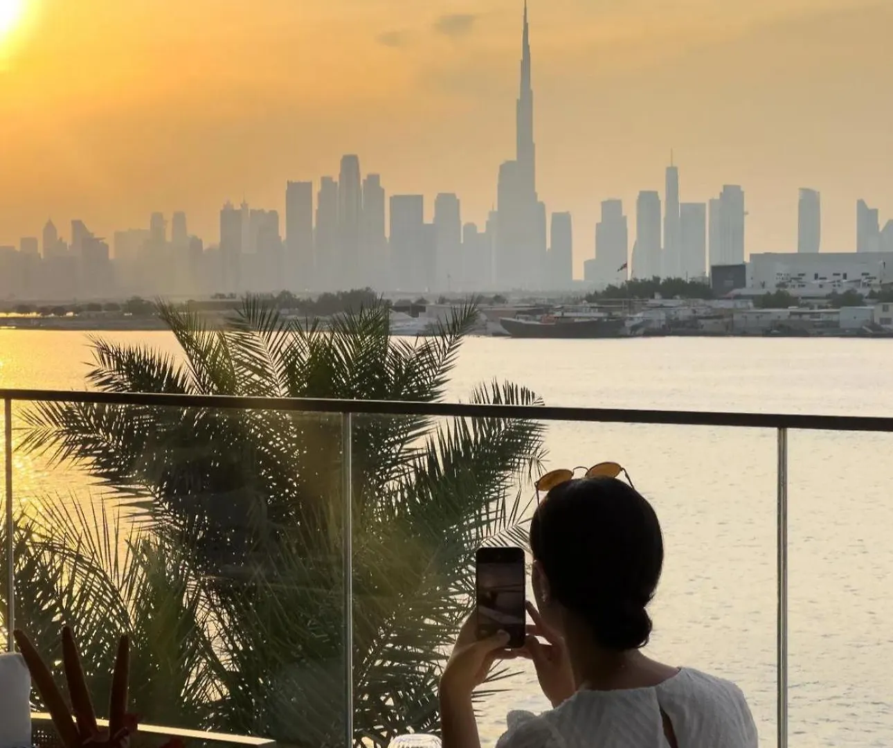Burj Khalifa View & Creek Sea View Apartment Dubai