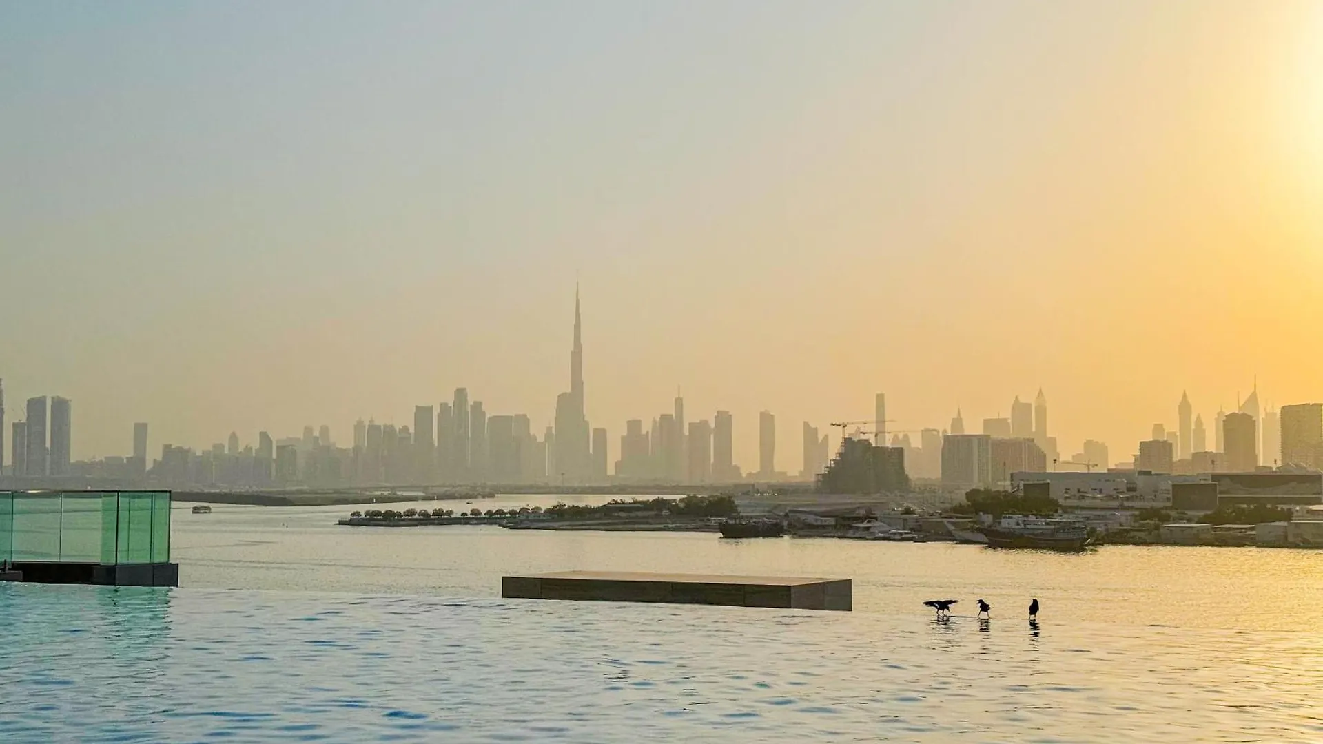 Burj Khalifa View & Creek Sea View Apartment Dubai